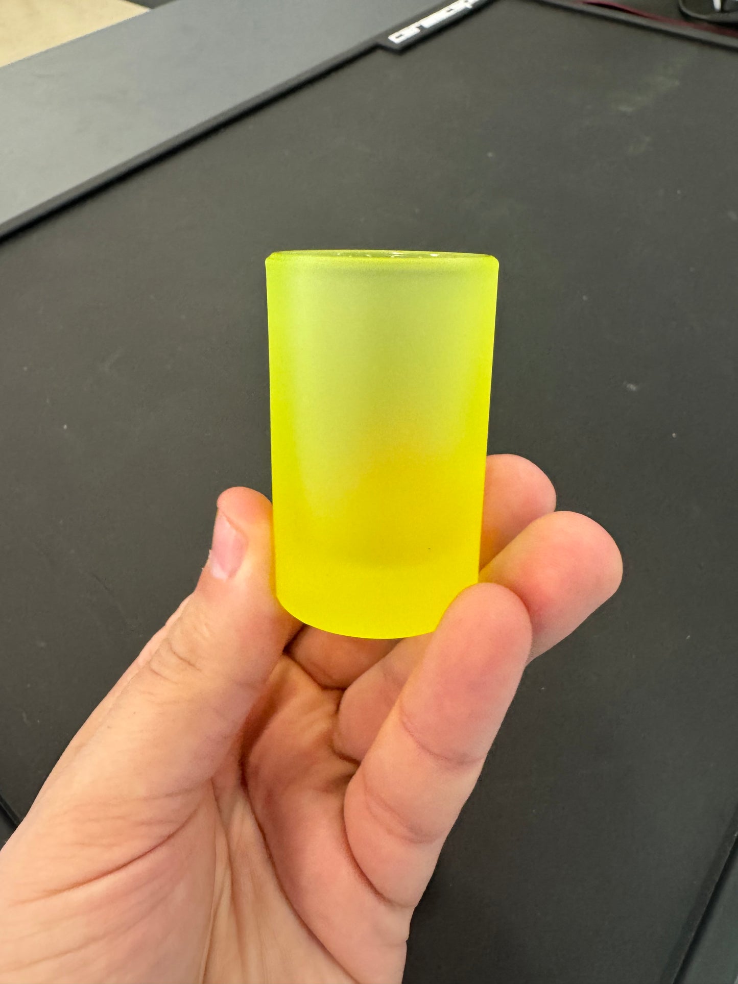 Vaso de chupito de vidrio de Uranio