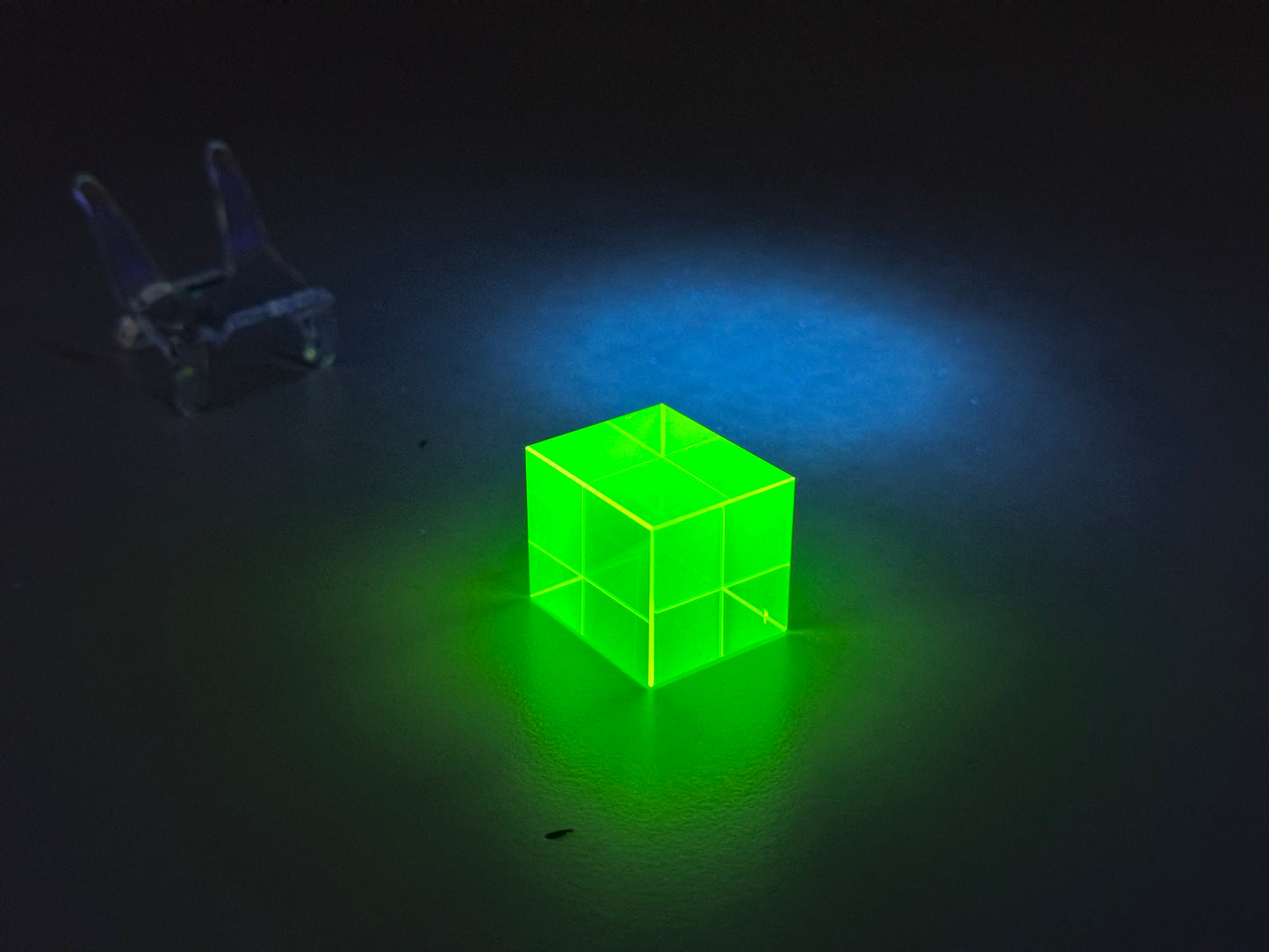 Cubo Fluorescente de vidrio de Uranio